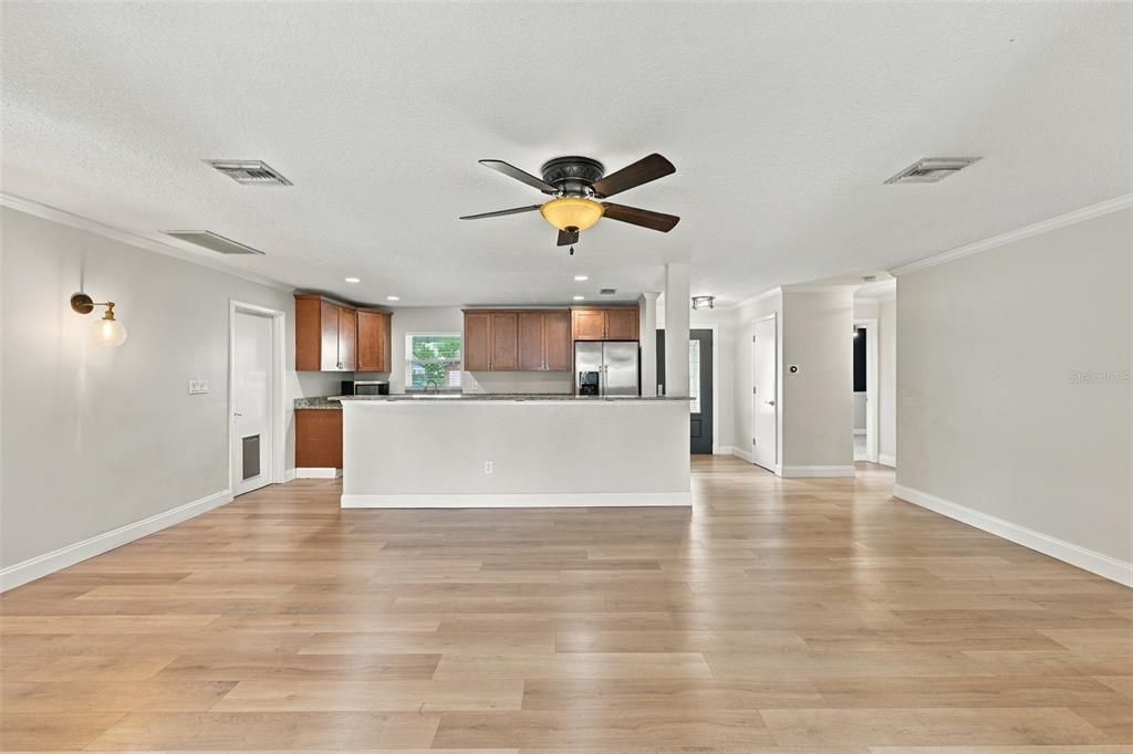 For Sale: $535,000 (4 beds, 2 baths, 1944 Square Feet)