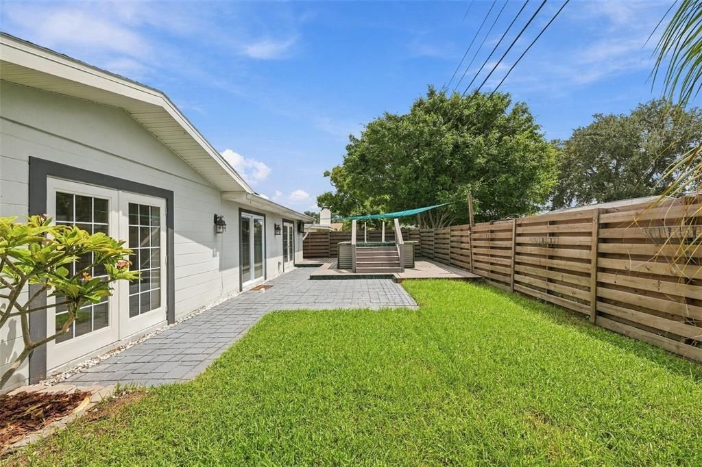 For Sale: $535,000 (4 beds, 2 baths, 1944 Square Feet)