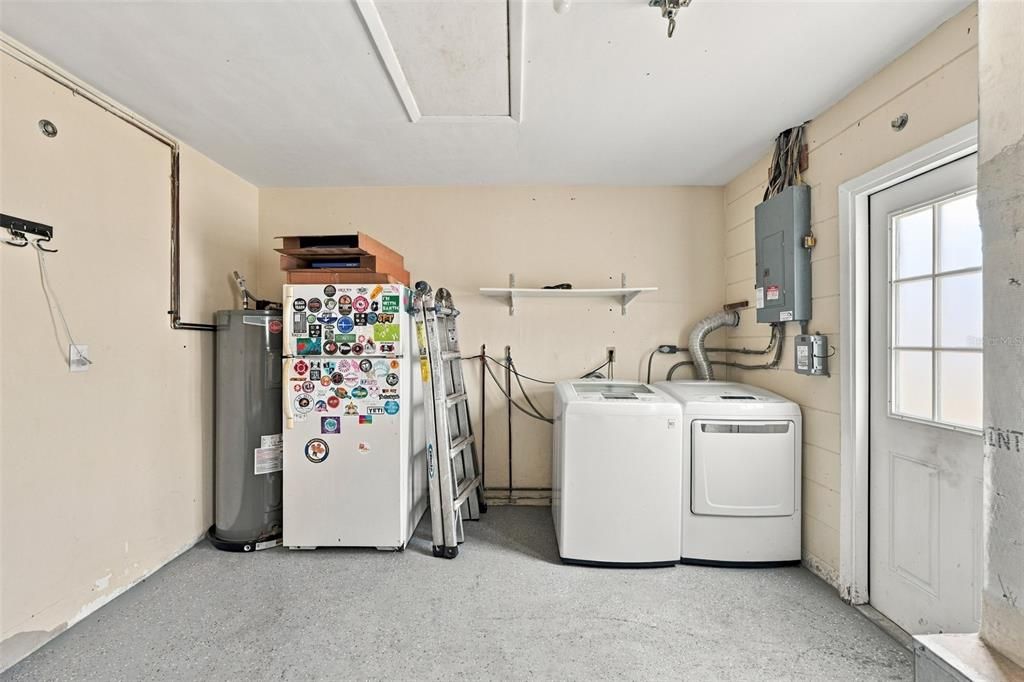 For Sale: $535,000 (4 beds, 2 baths, 1944 Square Feet)