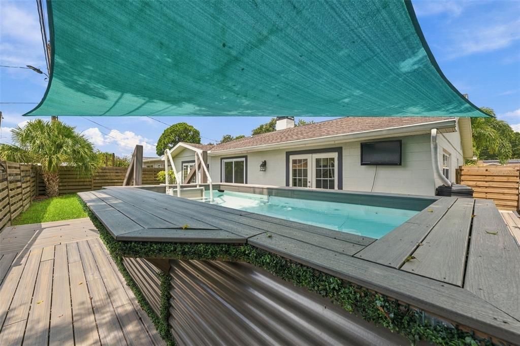 For Sale: $535,000 (4 beds, 2 baths, 1944 Square Feet)