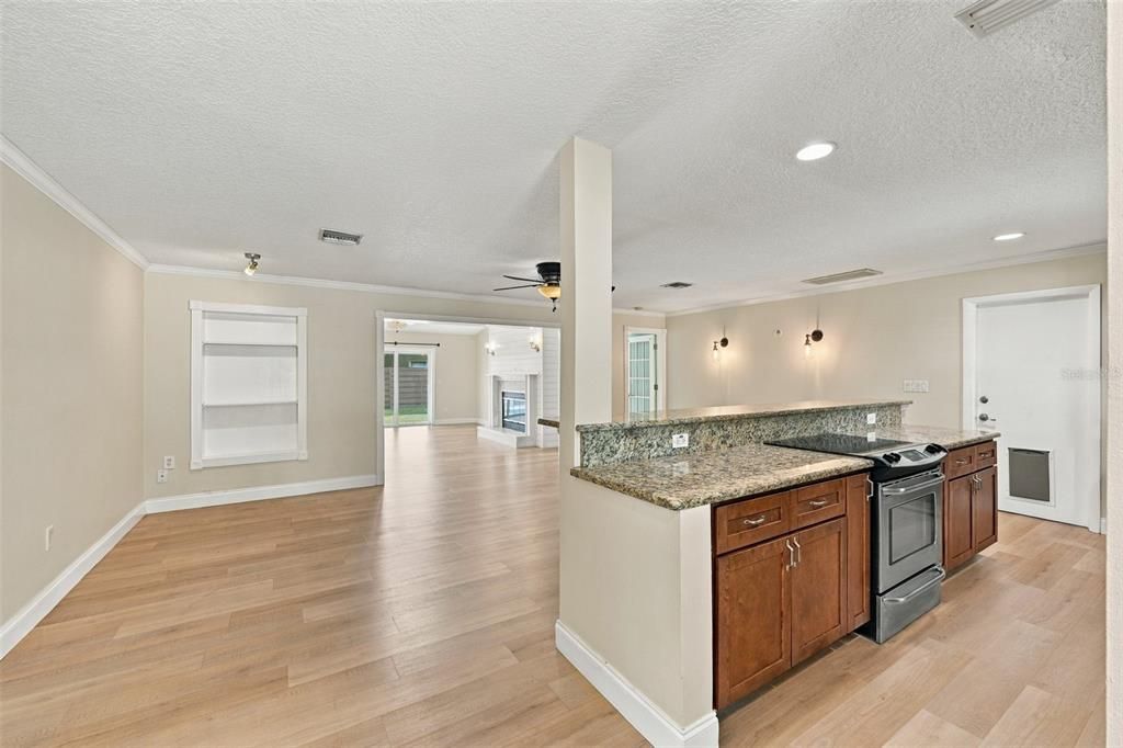 For Sale: $535,000 (4 beds, 2 baths, 1944 Square Feet)