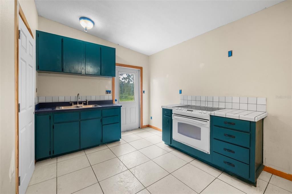 En Venta: $265,000 (4 camas, 2 baños, 1262 Pies cuadrados)