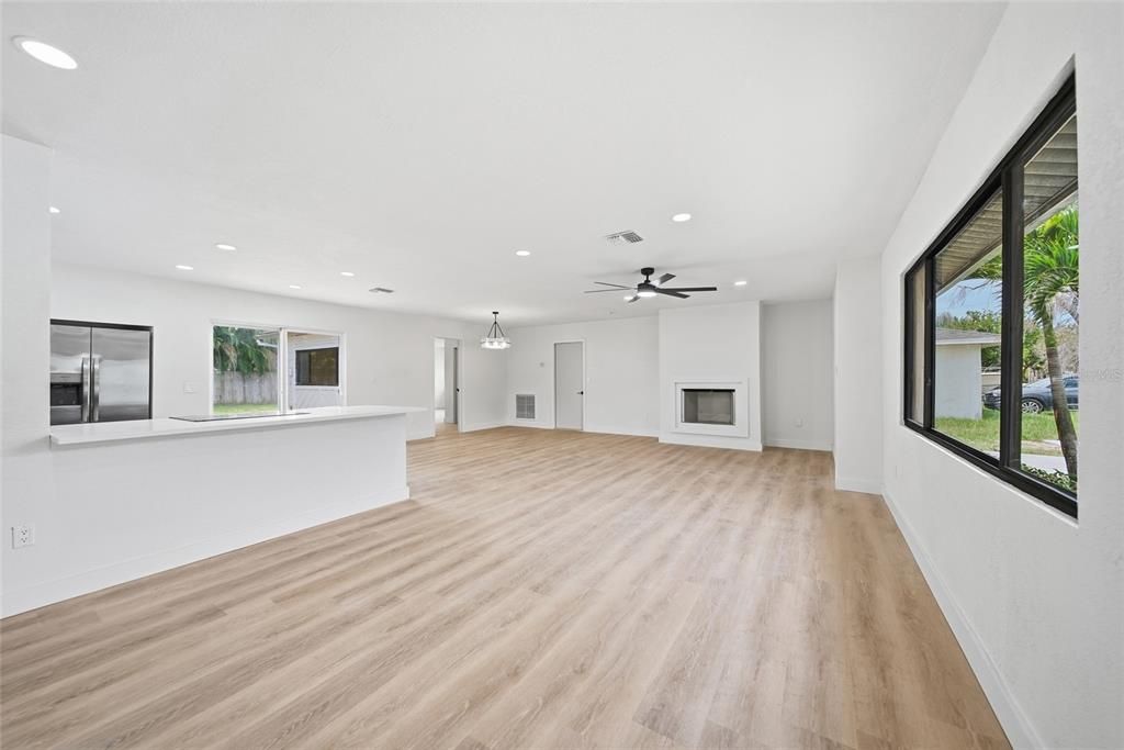 For Sale: $399,900 (3 beds, 2 baths, 1670 Square Feet)