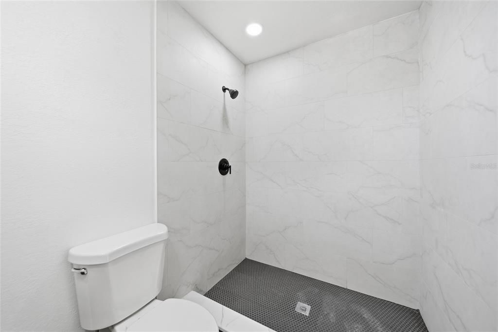For Sale: $399,900 (3 beds, 2 baths, 1670 Square Feet)
