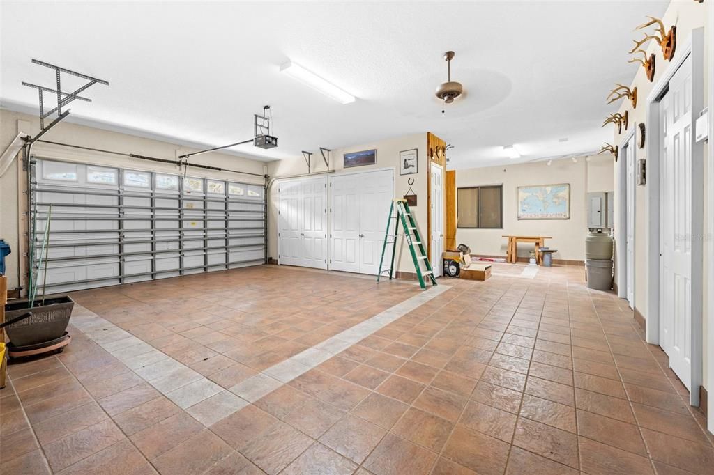 En Venta: $1,100,000 (3 camas, 4 baños, 3098 Pies cuadrados)