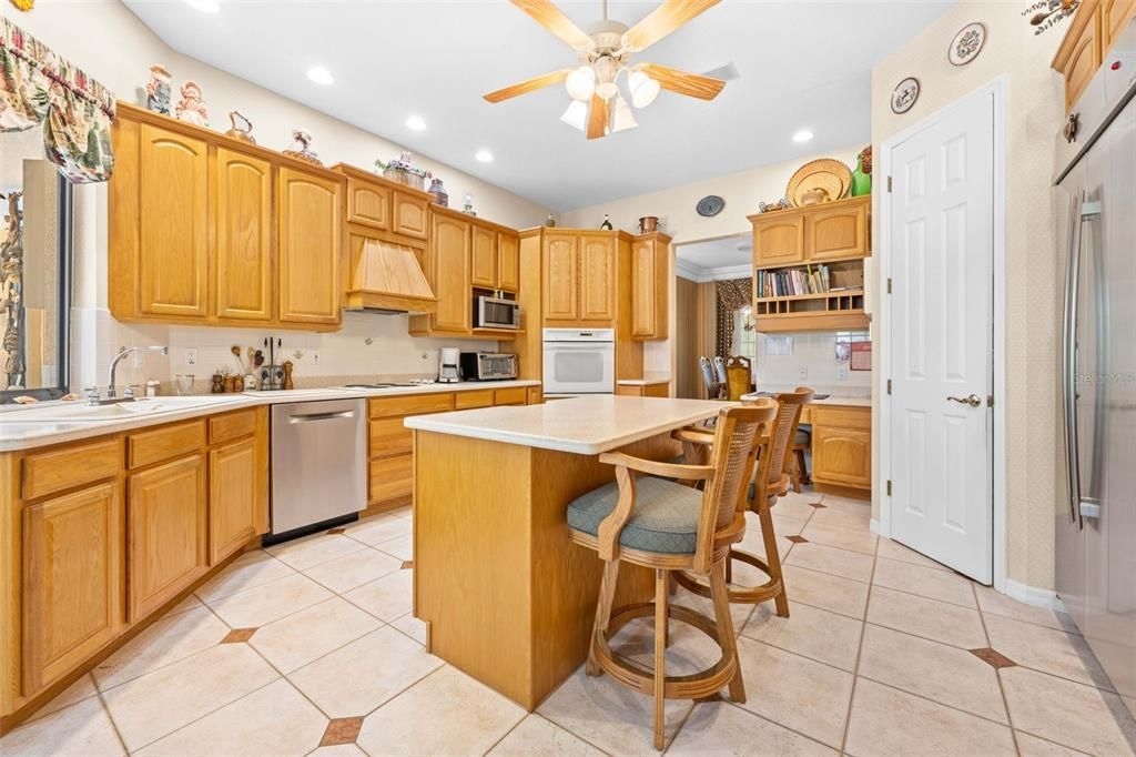 En Venta: $1,100,000 (3 camas, 4 baños, 3098 Pies cuadrados)