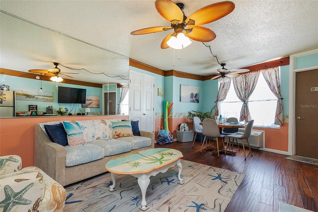 En Venta: $185,000 (1 camas, 2 baños, 691 Pies cuadrados)