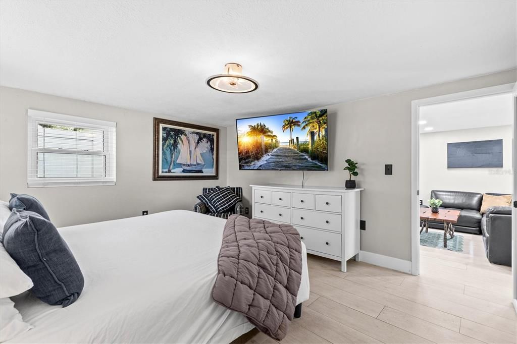 For Sale: $350,000 (3 beds, 2 baths, 1248 Square Feet)
