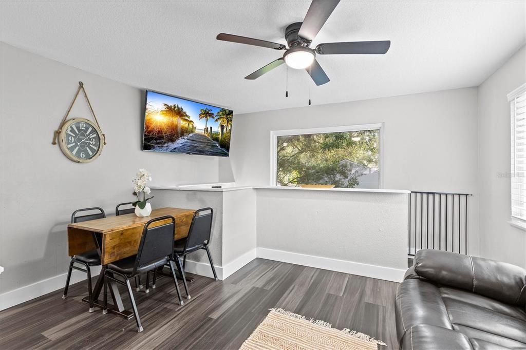 For Sale: $350,000 (3 beds, 2 baths, 1248 Square Feet)