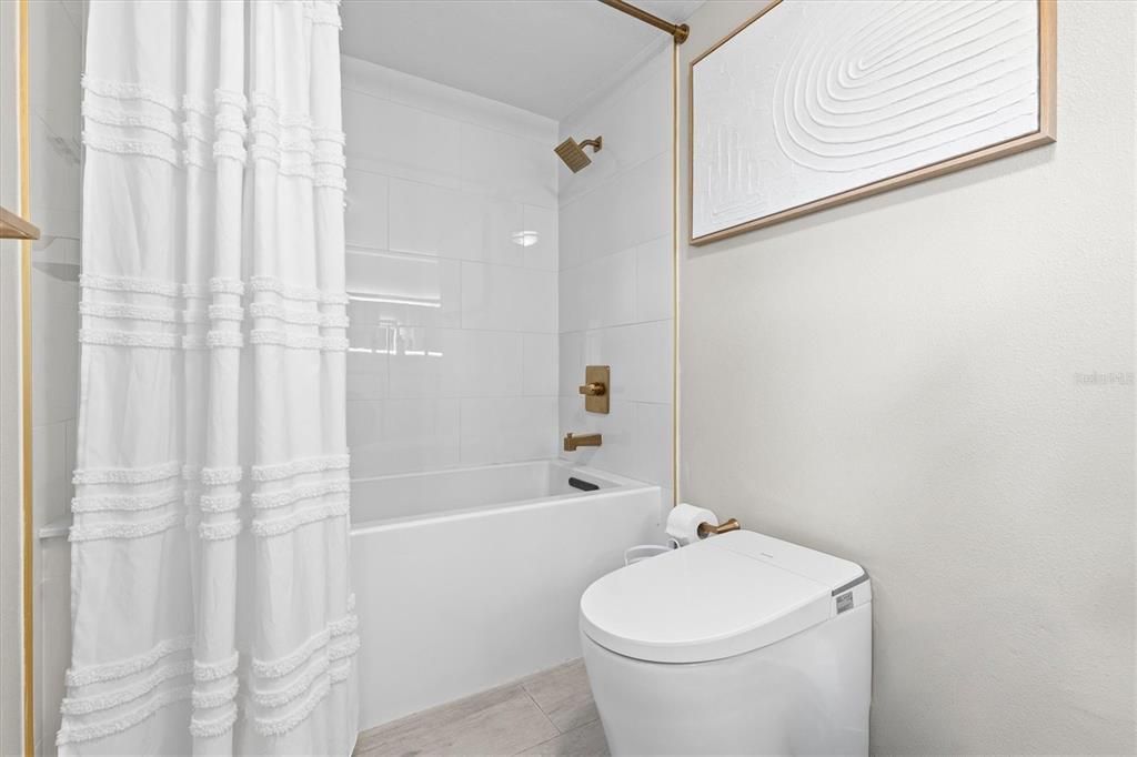 For Sale: $350,000 (3 beds, 2 baths, 1248 Square Feet)