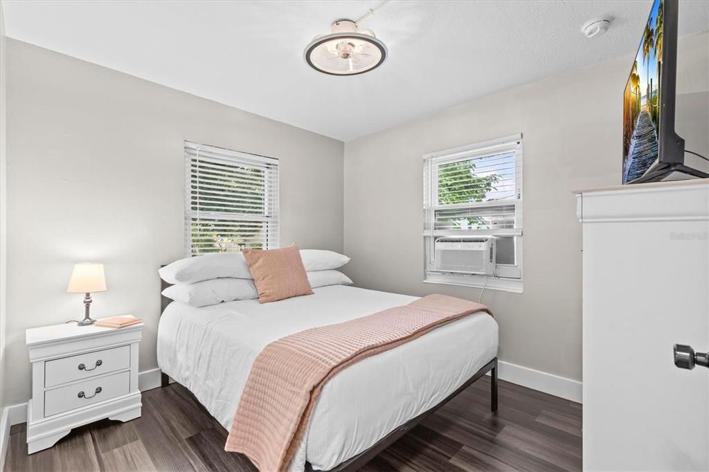 For Sale: $350,000 (3 beds, 2 baths, 1248 Square Feet)