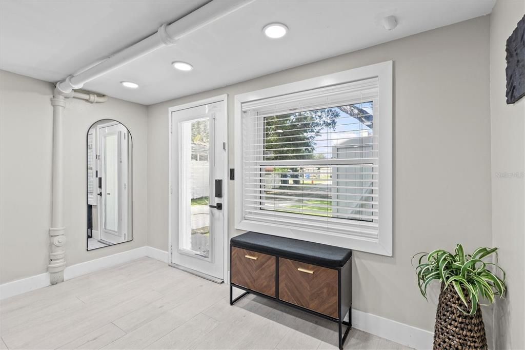 For Sale: $350,000 (3 beds, 2 baths, 1248 Square Feet)