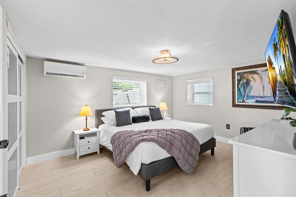 For Sale: $350,000 (3 beds, 2 baths, 1248 Square Feet)