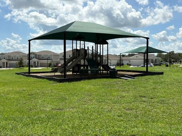 En Venta: $345,000 (4 camas, 2 baños, 1991 Pies cuadrados)