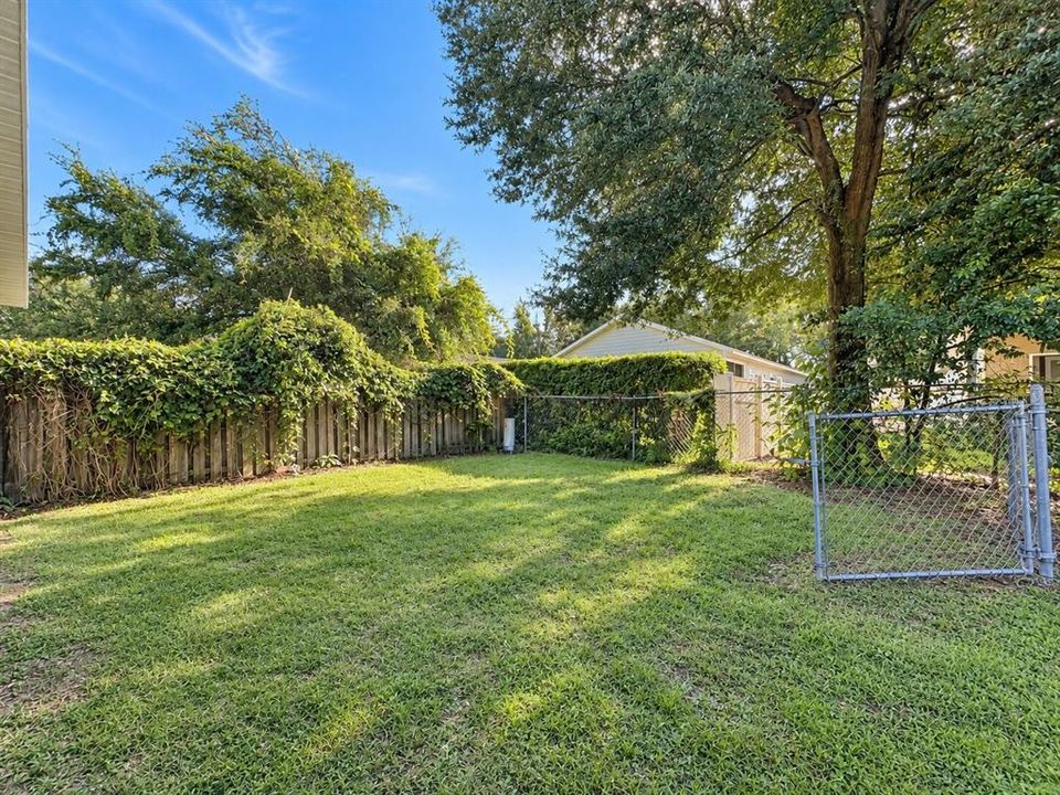 For Sale: $214,900 (2 beds, 2 baths, 1138 Square Feet)