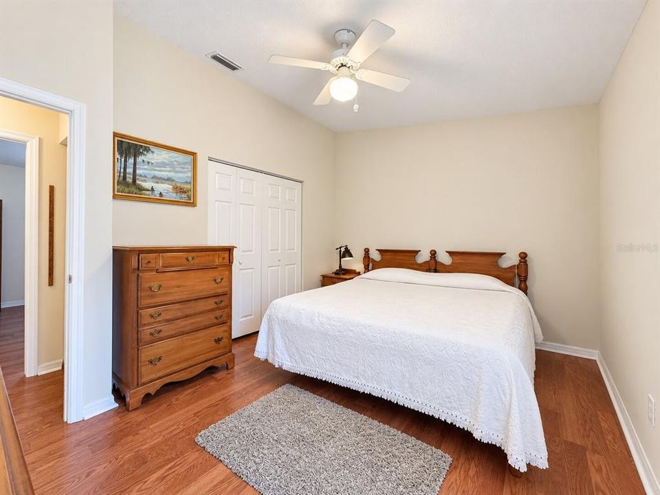 For Sale: $214,900 (2 beds, 2 baths, 1138 Square Feet)