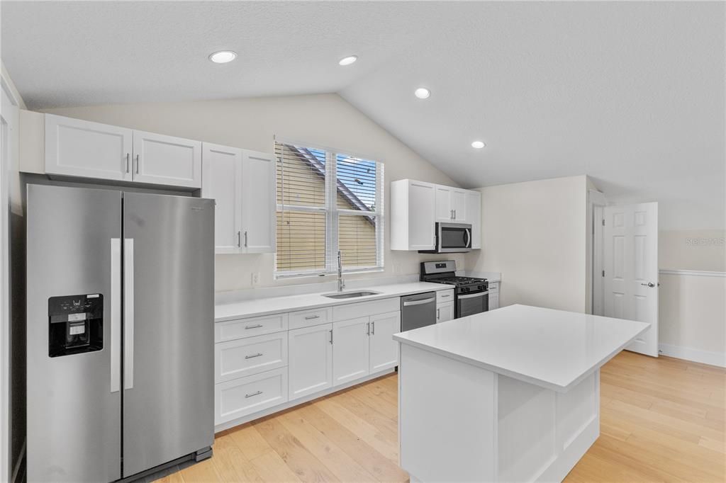 For Sale: $619,000 (5 beds, 4 baths, 3272 Square Feet)
