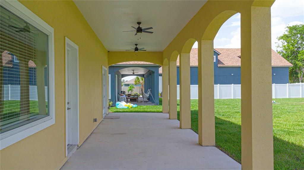 For Sale: $619,000 (5 beds, 4 baths, 3272 Square Feet)