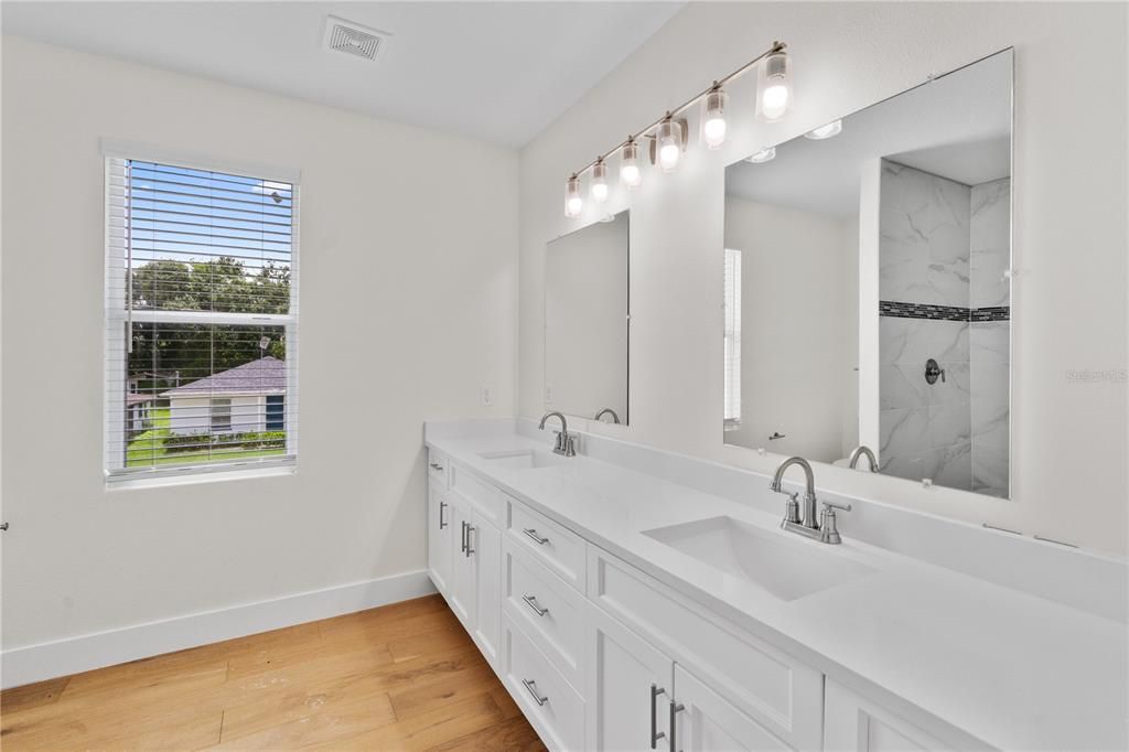 For Sale: $619,000 (5 beds, 4 baths, 3272 Square Feet)
