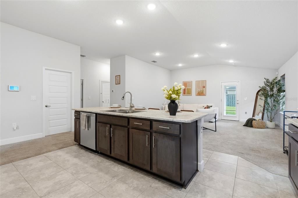 En Venta: $329,900 (3 camas, 2 baños, 1850 Pies cuadrados)