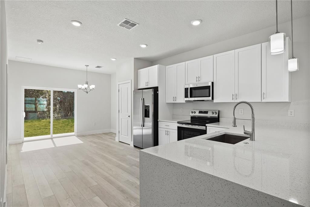 For Rent: $1,600 (3 beds, 2 baths, 1321 Square Feet)