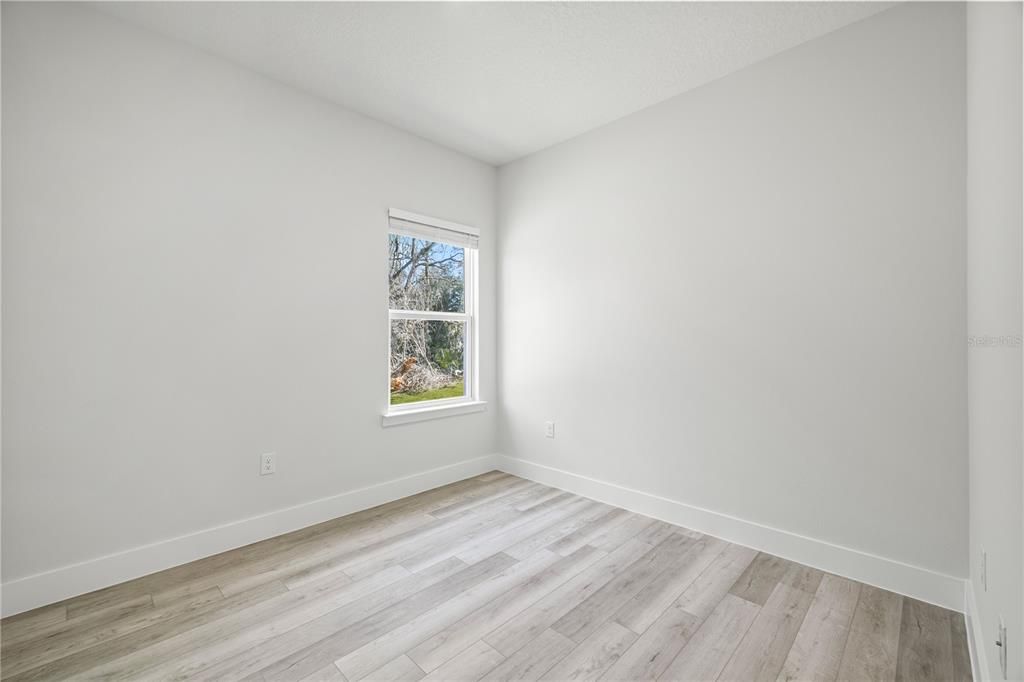 For Rent: $1,600 (3 beds, 2 baths, 1321 Square Feet)
