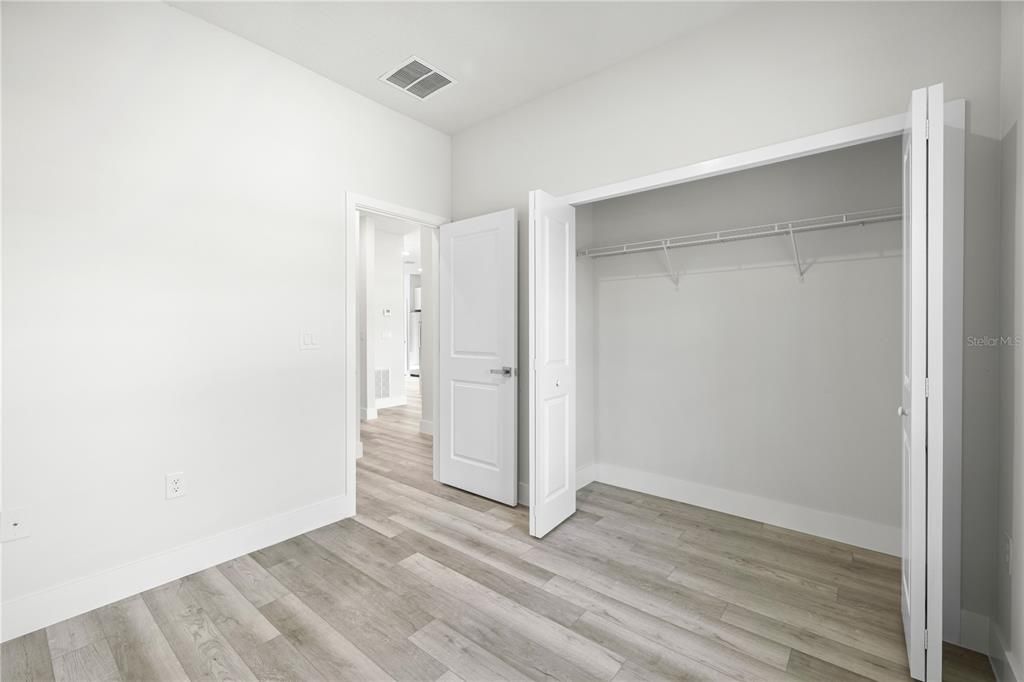 For Rent: $1,600 (3 beds, 2 baths, 1321 Square Feet)