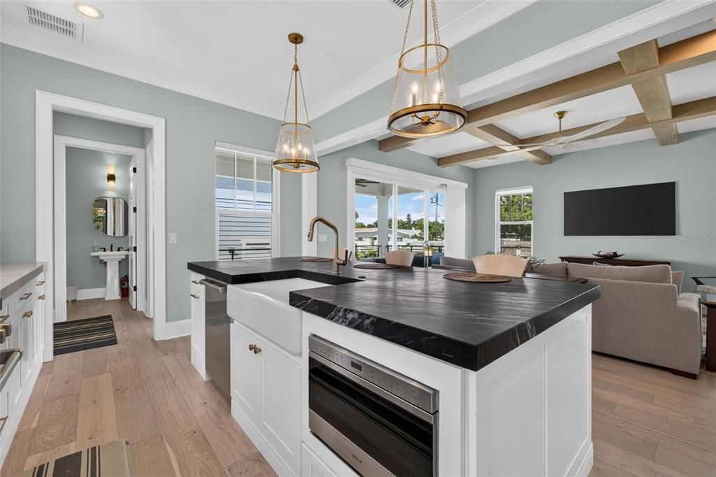 For Sale: $1,750,000 (4 beds, 2 baths, 2941 Square Feet)
