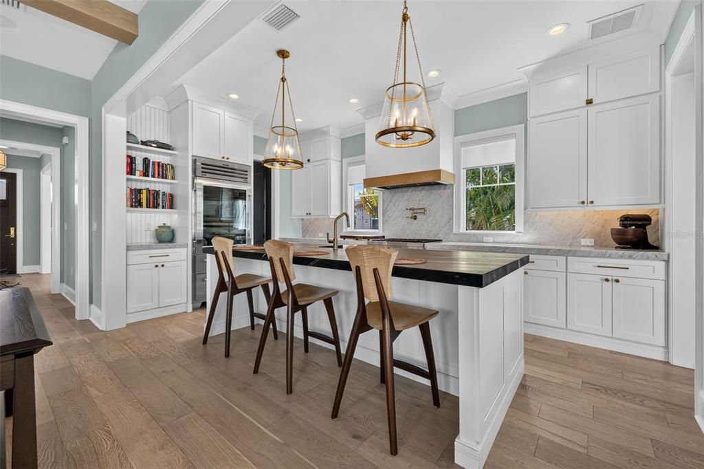For Sale: $1,750,000 (4 beds, 2 baths, 2941 Square Feet)