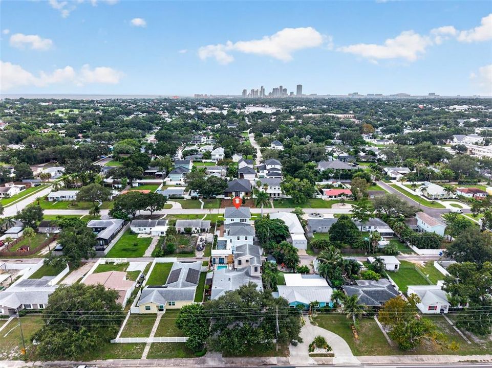 For Sale: $1,750,000 (4 beds, 2 baths, 2941 Square Feet)