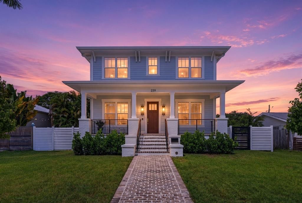 For Sale: $1,750,000 (4 beds, 2 baths, 2941 Square Feet)