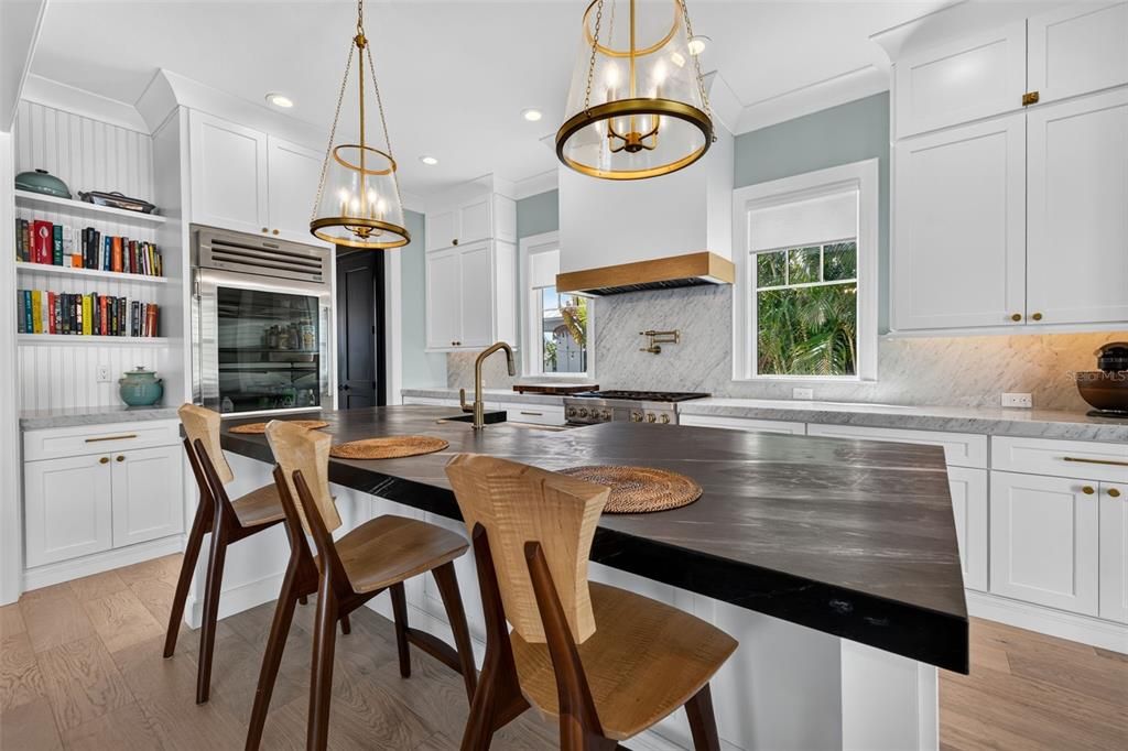 For Sale: $1,750,000 (4 beds, 2 baths, 2941 Square Feet)