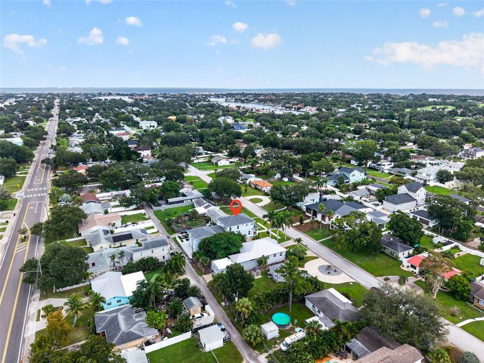 For Sale: $1,750,000 (4 beds, 2 baths, 2941 Square Feet)