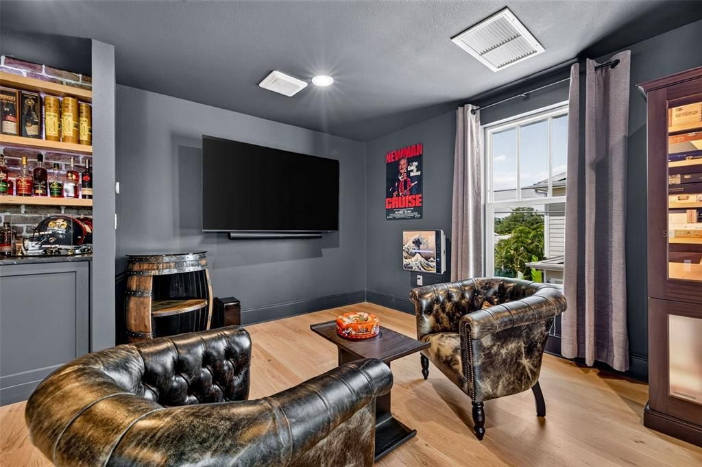 For Sale: $1,750,000 (4 beds, 2 baths, 2941 Square Feet)
