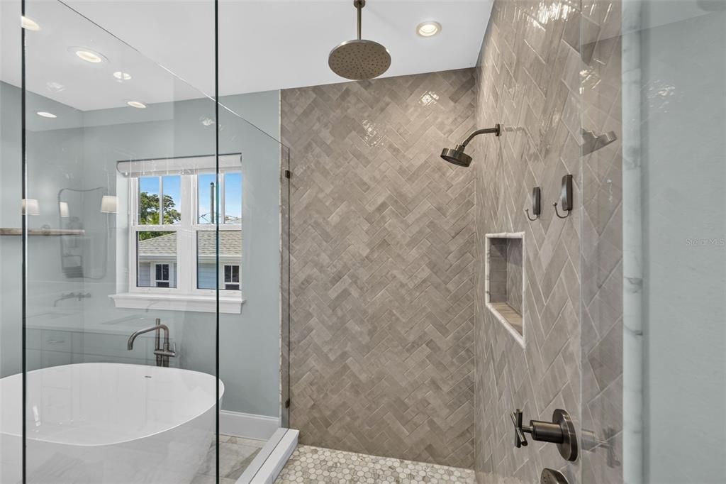 For Sale: $1,750,000 (4 beds, 2 baths, 2941 Square Feet)