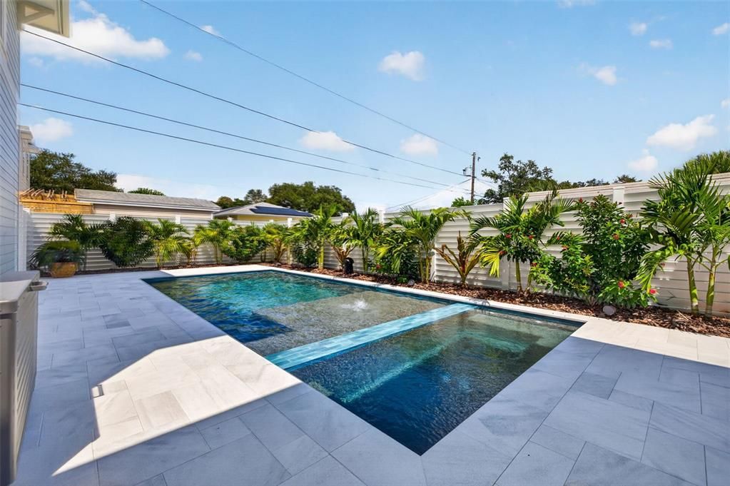 For Sale: $1,750,000 (4 beds, 2 baths, 2941 Square Feet)