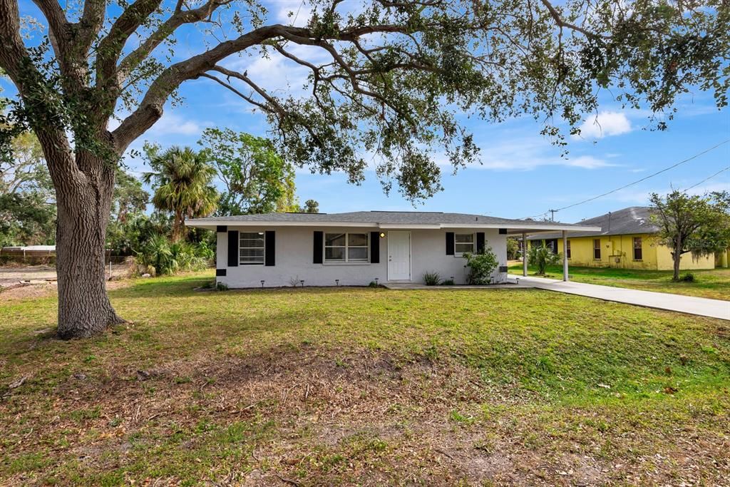 For Rent: $1,875 (3 beds, 1 baths, 944 Square Feet)
