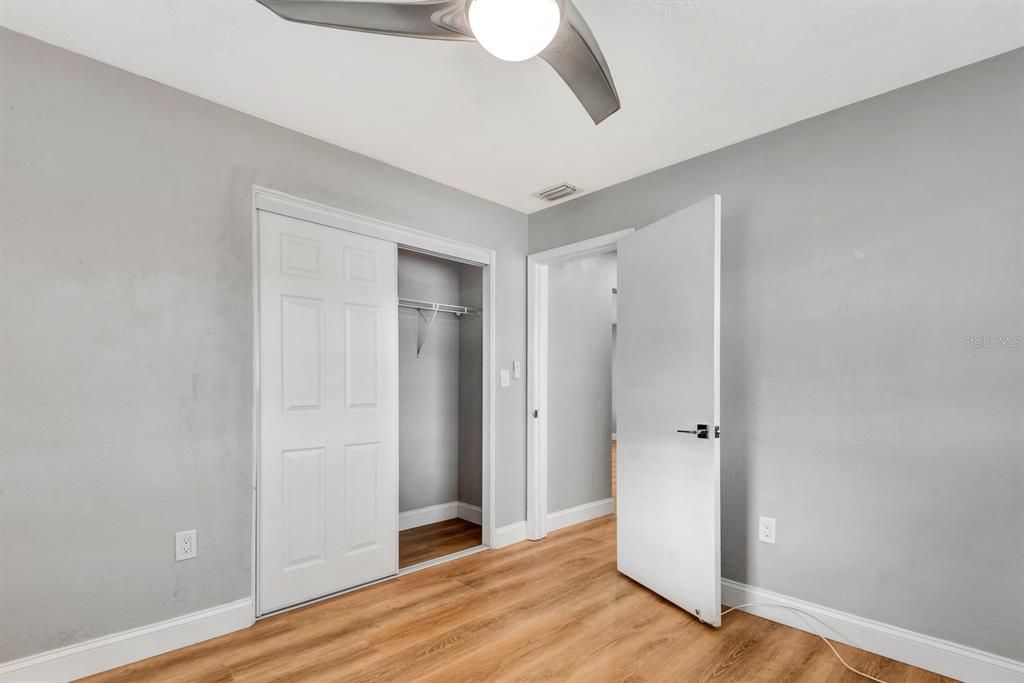 For Rent: $1,875 (3 beds, 1 baths, 944 Square Feet)
