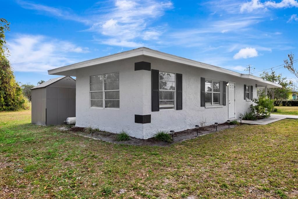 For Rent: $1,875 (3 beds, 1 baths, 944 Square Feet)