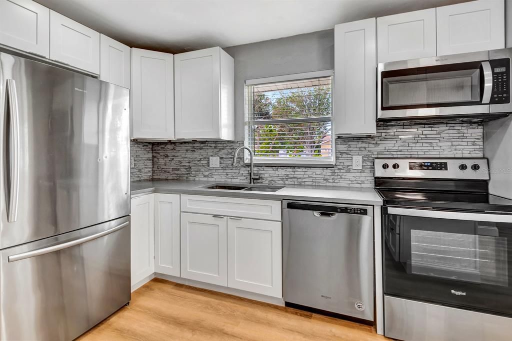 For Rent: $1,875 (3 beds, 1 baths, 944 Square Feet)