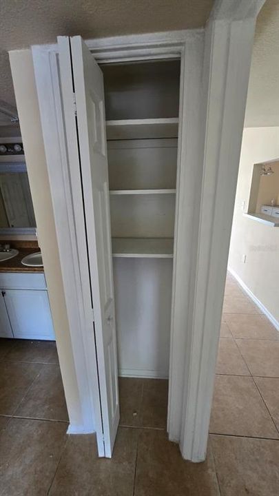 На продажу: $159,000 (2 спален, 1 ванн, 850 Квадратных фут)