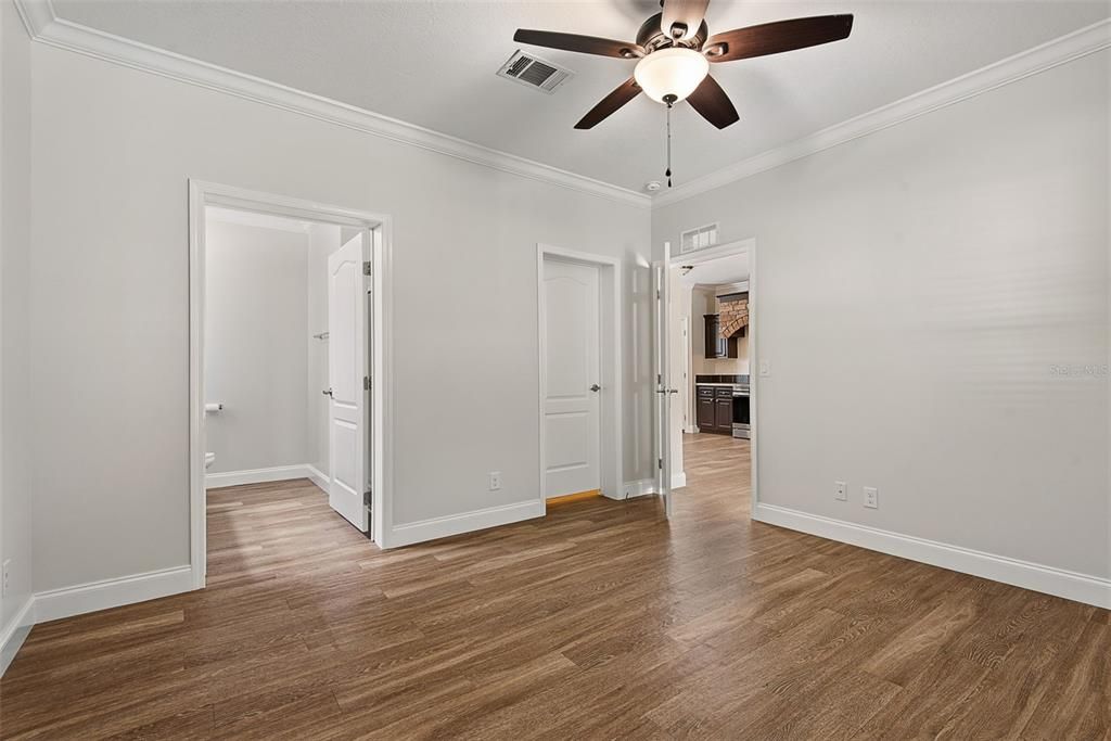 For Sale: $340,000 (3 beds, 2 baths, 1188 Square Feet)