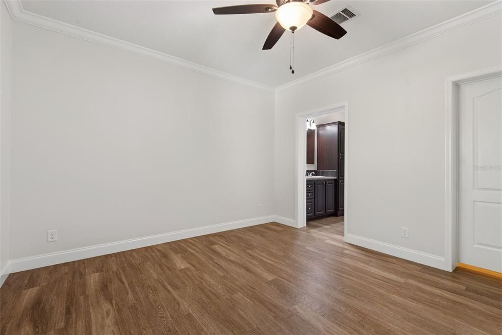 For Sale: $340,000 (3 beds, 2 baths, 1188 Square Feet)