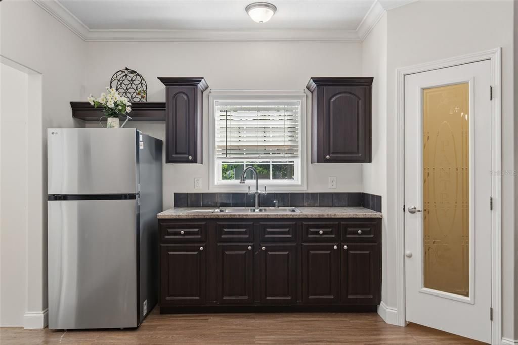 For Sale: $340,000 (3 beds, 2 baths, 1188 Square Feet)