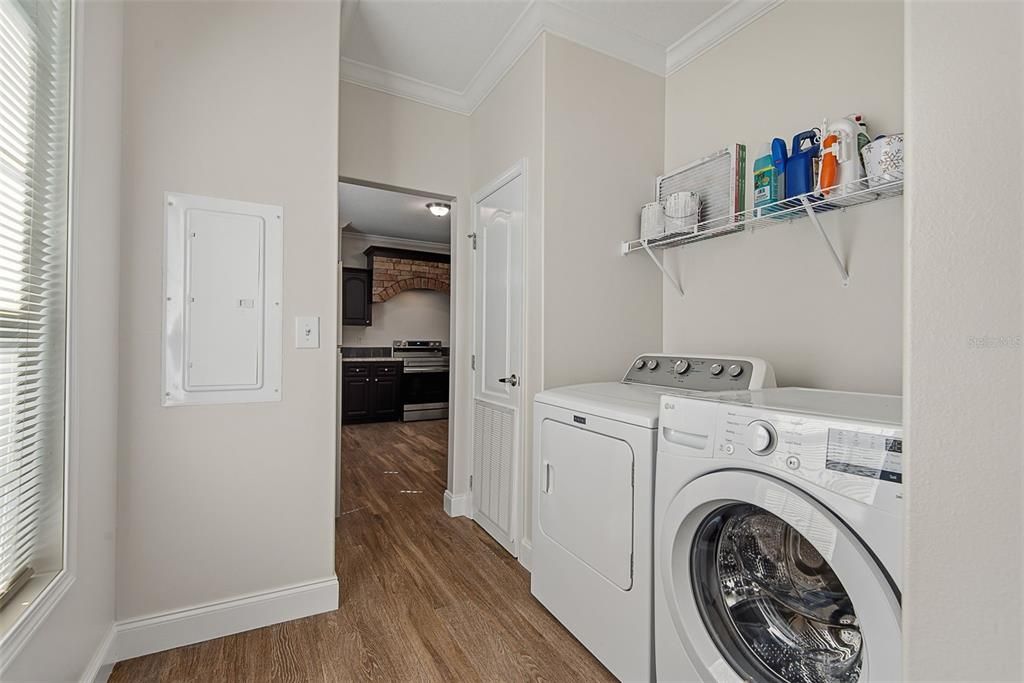 For Sale: $340,000 (3 beds, 2 baths, 1188 Square Feet)