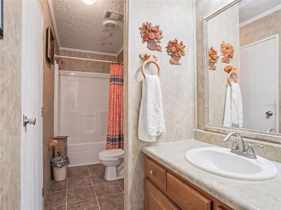 На продажу: $179,900 (3 спален, 2 ванн, 1080 Квадратных фут)