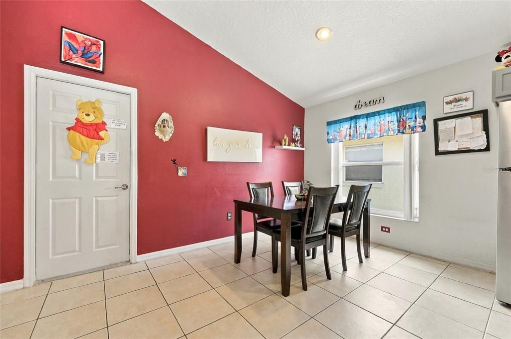 For Sale: $410,000 (4 beds, 3 baths, 1689 Square Feet)