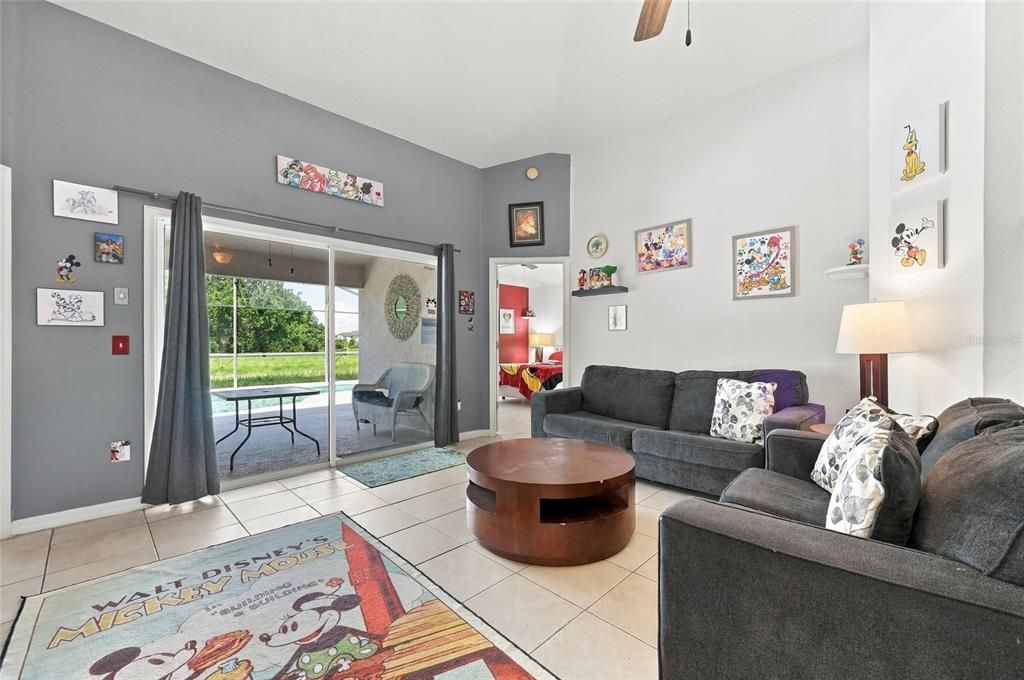 For Sale: $410,000 (4 beds, 3 baths, 1689 Square Feet)