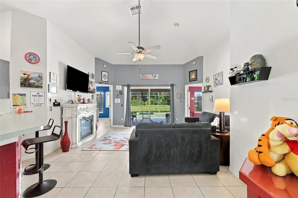 For Sale: $410,000 (4 beds, 3 baths, 1689 Square Feet)