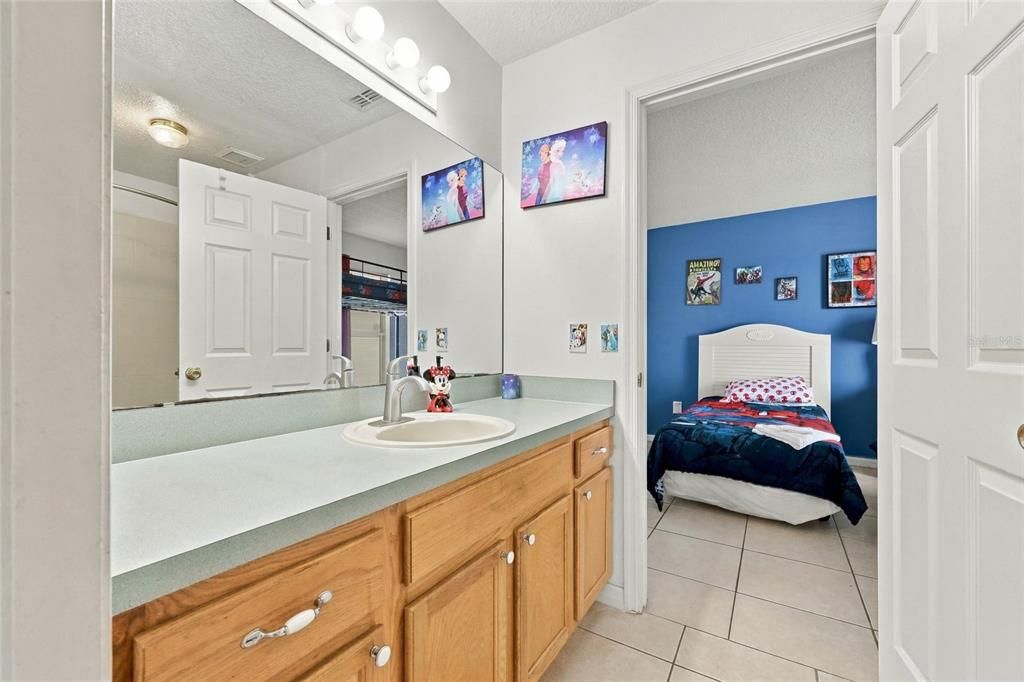 For Sale: $410,000 (4 beds, 3 baths, 1689 Square Feet)